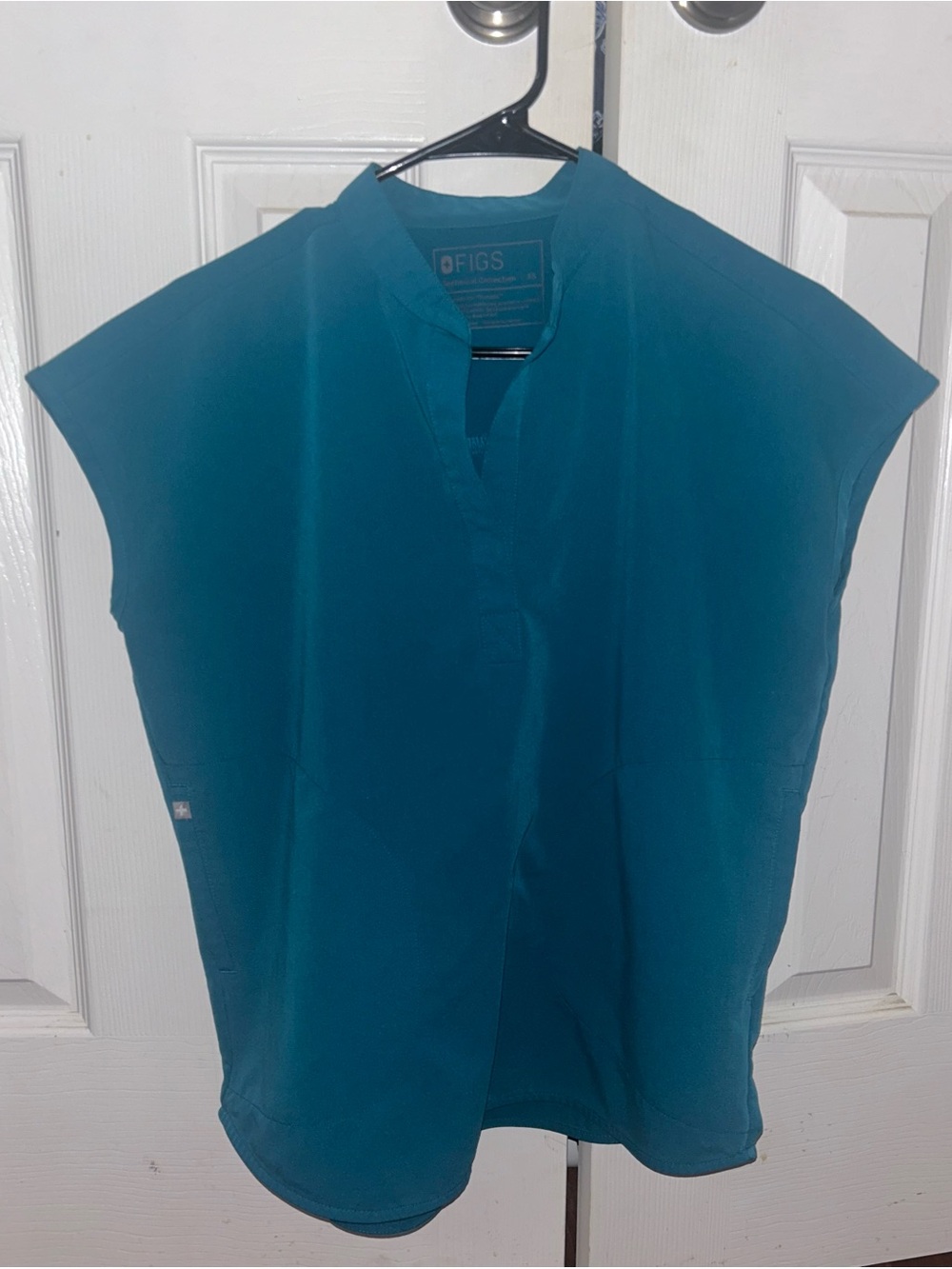 Figs Pacific Blue Rafeala Scrub Top